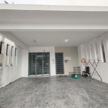 Karak Indah Homestay Exterior photo