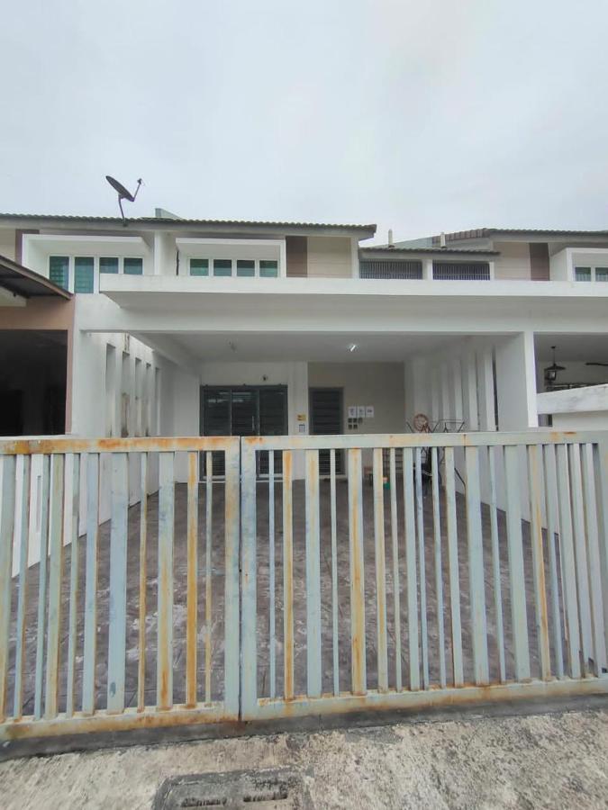 Karak Indah Homestay Exterior photo