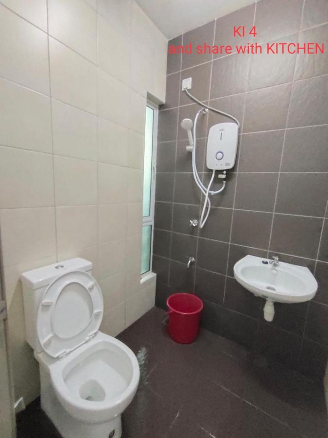 Karak Indah Homestay Room photo